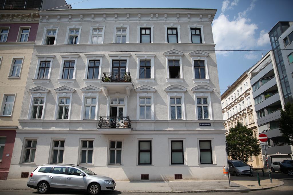 Casa Nostra - Ausgefallene Wohnung Am Augarten Виена Екстериор снимка